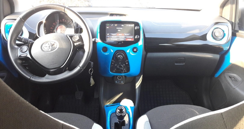 Toyota Aygo cena 49900 przebieg: 49900, rok produkcji 2017 z Ustka małe 529